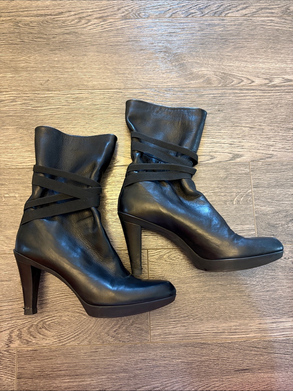 Stuart Weitzman soft Leather High-Heel Ankle Boots with Wrap Detail